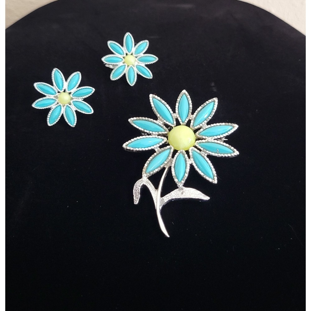 Vtg Sarah Coventry 1971 "DAISY TIME" Silver Tone Brooch Pin Clip-on Earrings Set